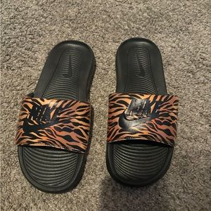 Nike woman’s slides size 7